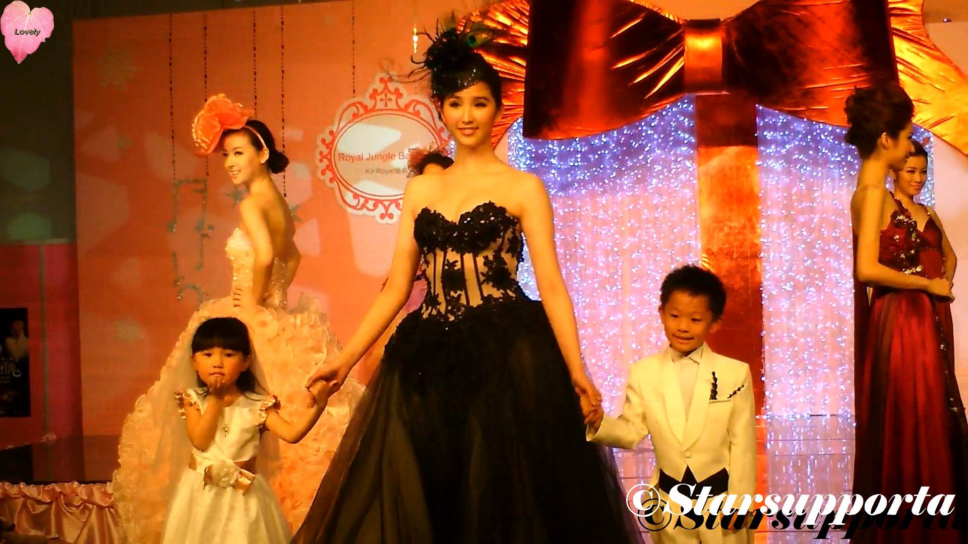 20111218 聖誔婚紗、婚宴及結婚服務博覽 - Kir Royal: Royal Jungle Banquet @ 香港會議展覽中心 HKCEC (video)